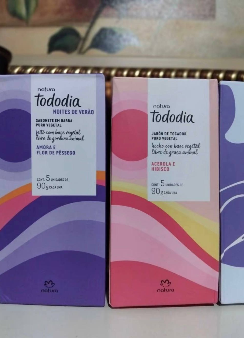 Caixas Natura Tododia sobre a mesa da cliente
